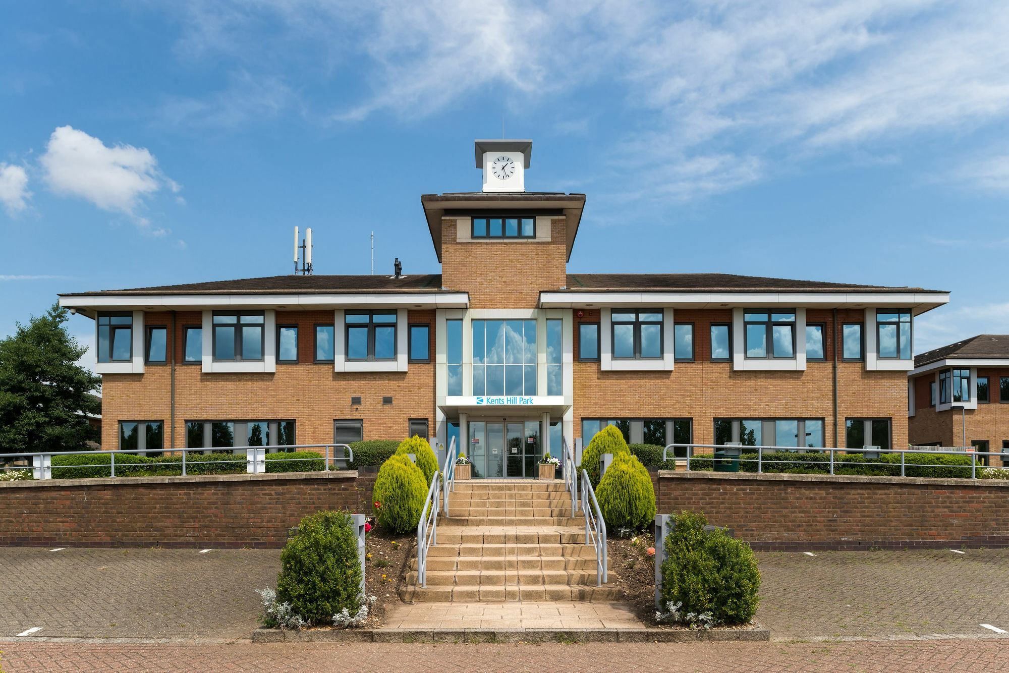 Kents Hill Park Training & Conference Centre Hotel Milton Keynes Exterior photo