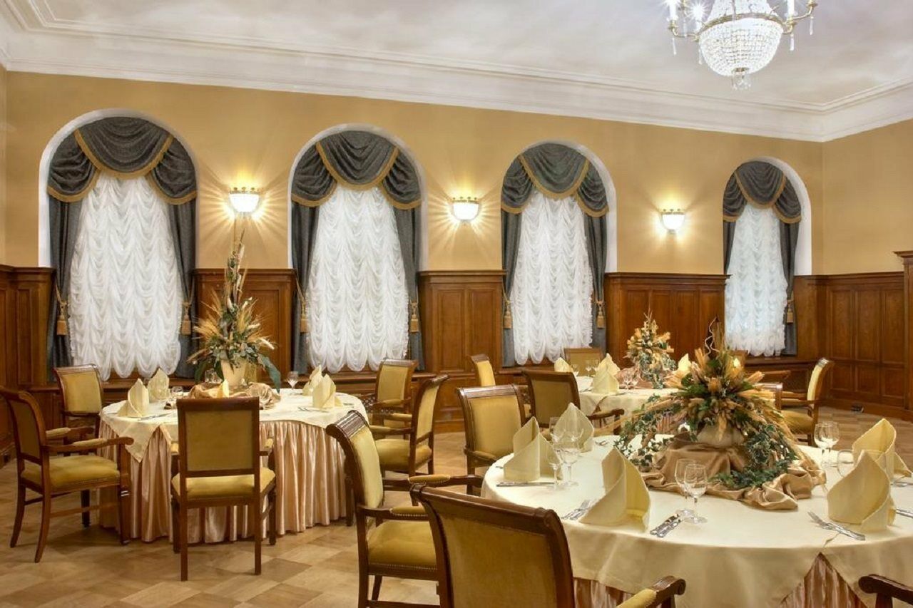 Petro Palace Hotel Saint Petersburg Restaurant photo