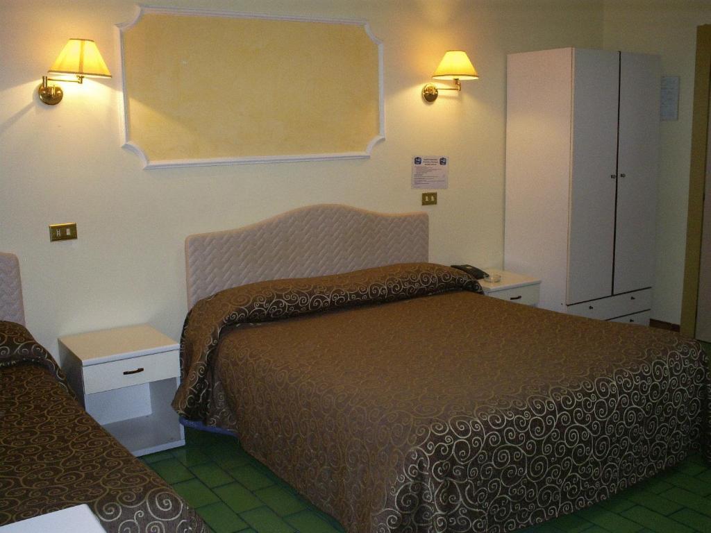 Pisani Hotel San Nicola La Strada Room photo