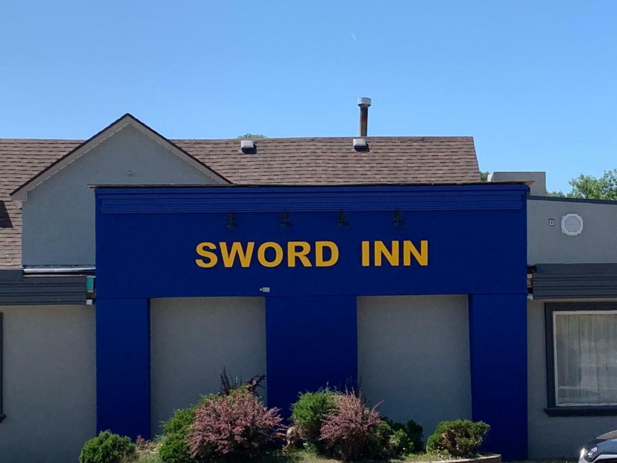 Sword Inn Bancroft Exterior photo