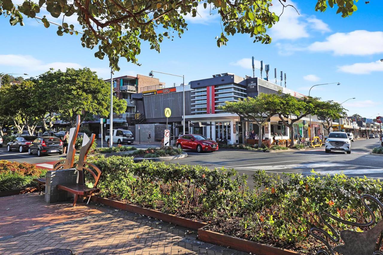 Pacific Regis Beachfront Holiday Apartments Gold Coast Exterior photo