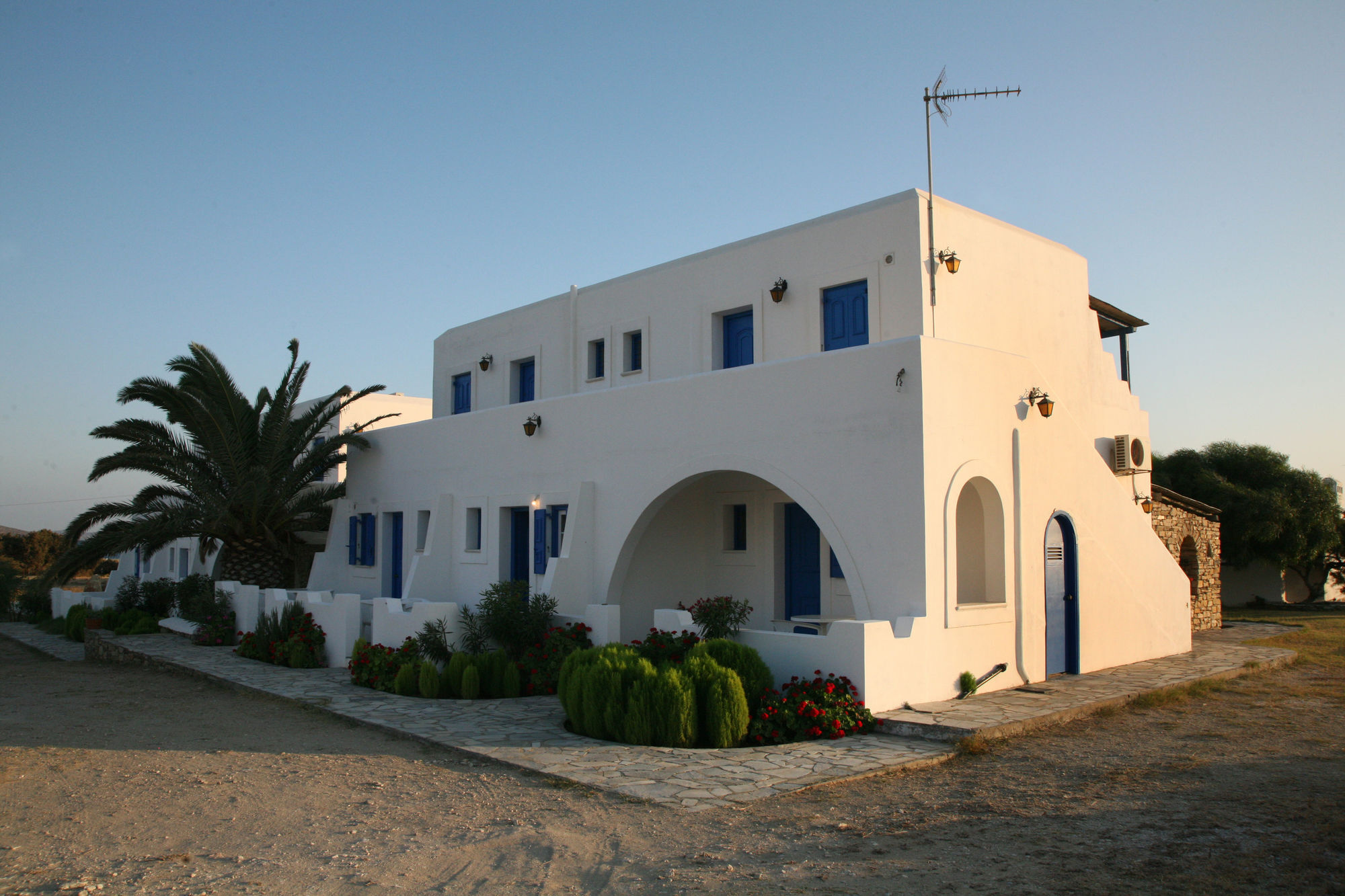 Skarmoutsos Studios Aliko Beach Exterior photo