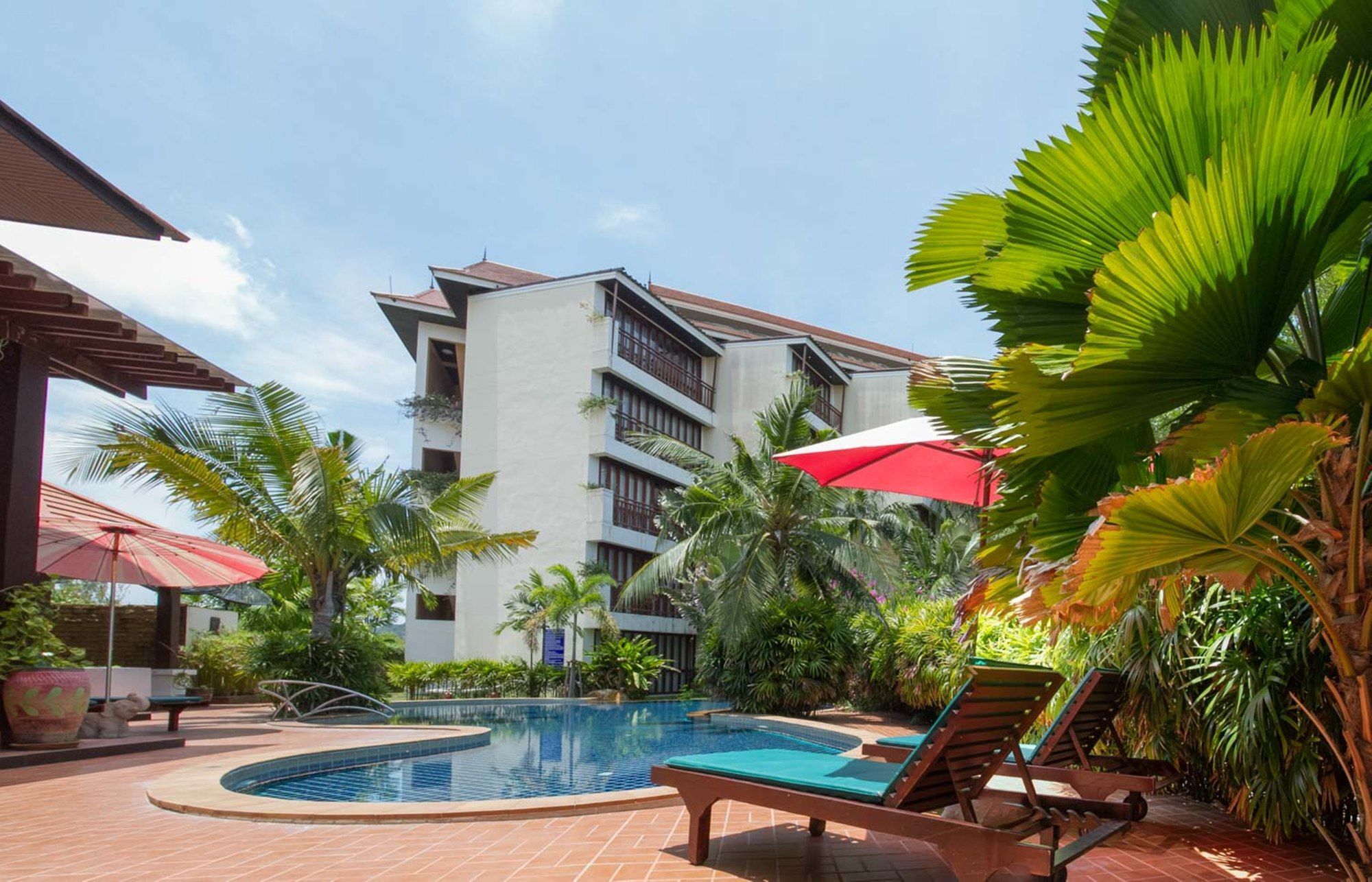 The Royal Tropical Beach At Vip Chain Resort Rayong Exterior photo