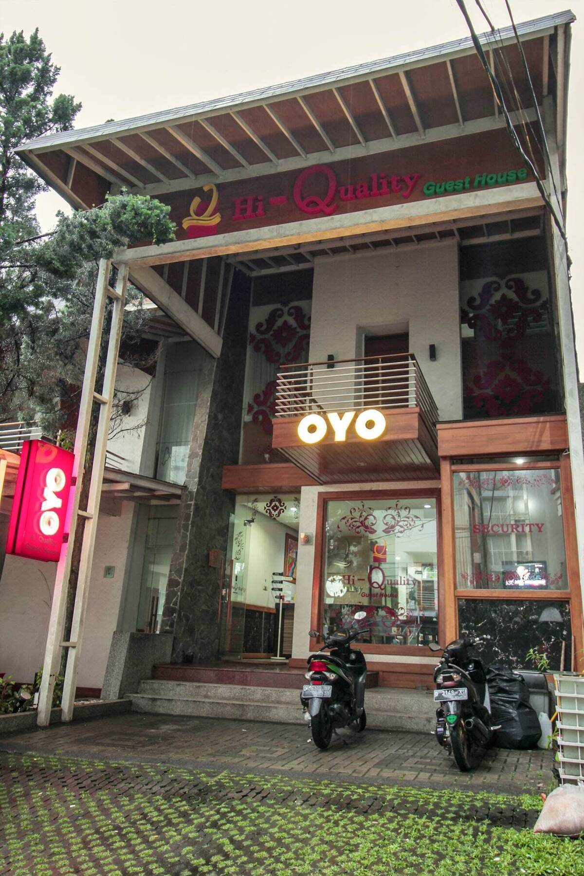 Oyo 229 Hi Quality Hotel Bandung Exterior photo