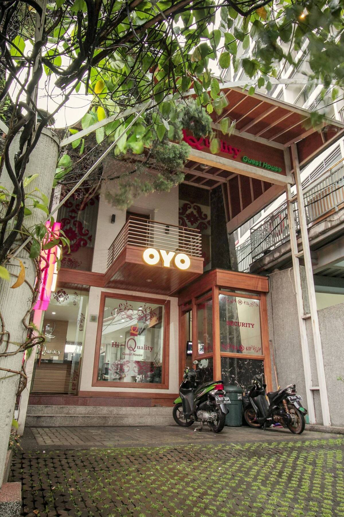 Oyo 229 Hi Quality Hotel Bandung Exterior photo