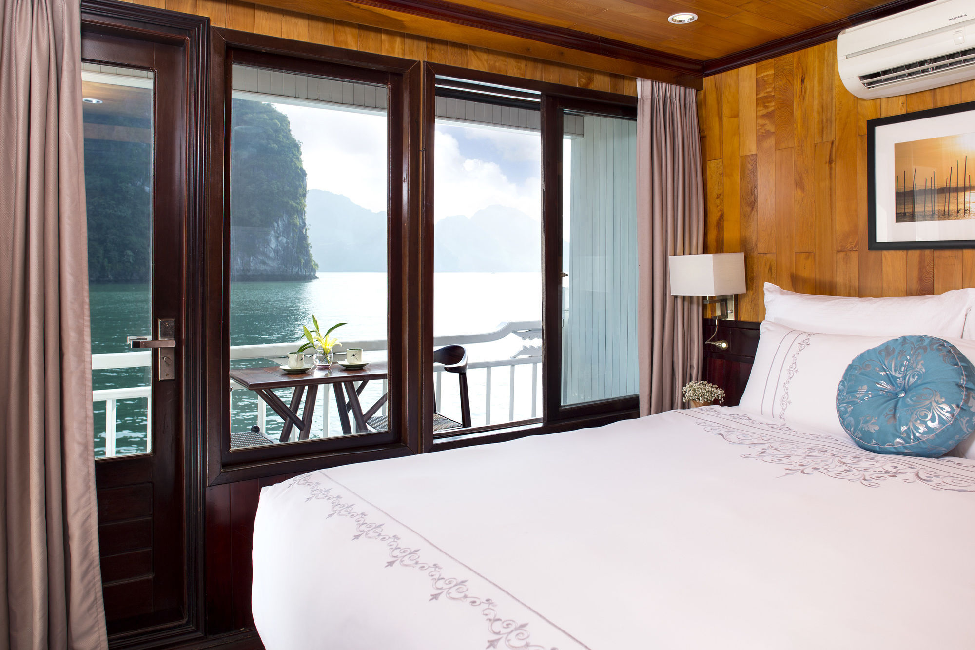 Aphrodite Cruise Ha Long Exterior photo