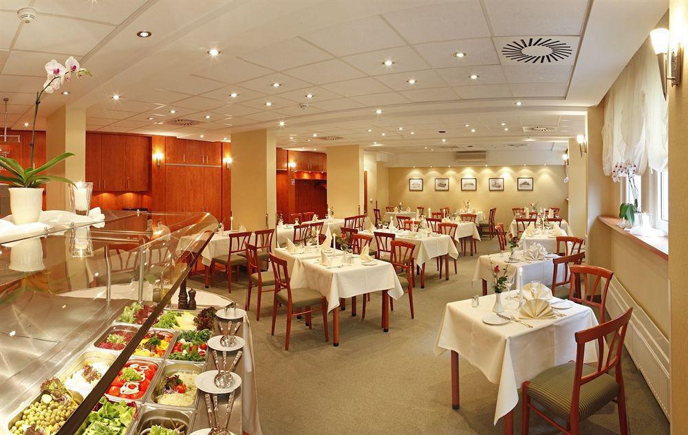 Achat Hotel Dresden Elbufer Restaurant photo