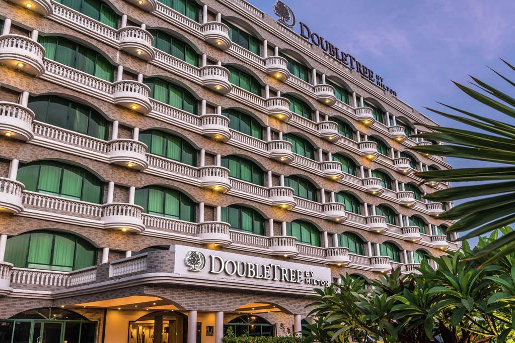 Delta Hotels By Marriott Dar Es Salaam Exterior photo
