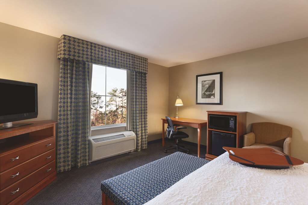 Hampton Inn & Suites Mystic Room photo