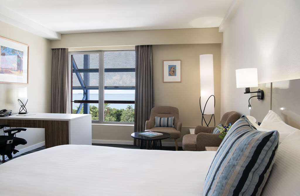 Doubletree By Hilton Esplanade Darwin Hotel Room photo
