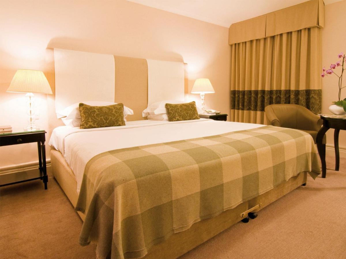 Macdonald Botley Park Hotel & Spa Southampton Room photo