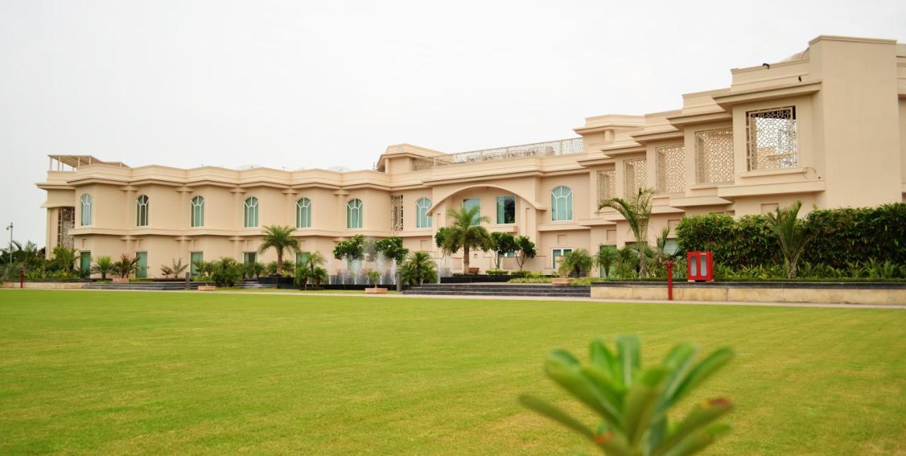 The Umrao Hotel New Delhi Exterior photo