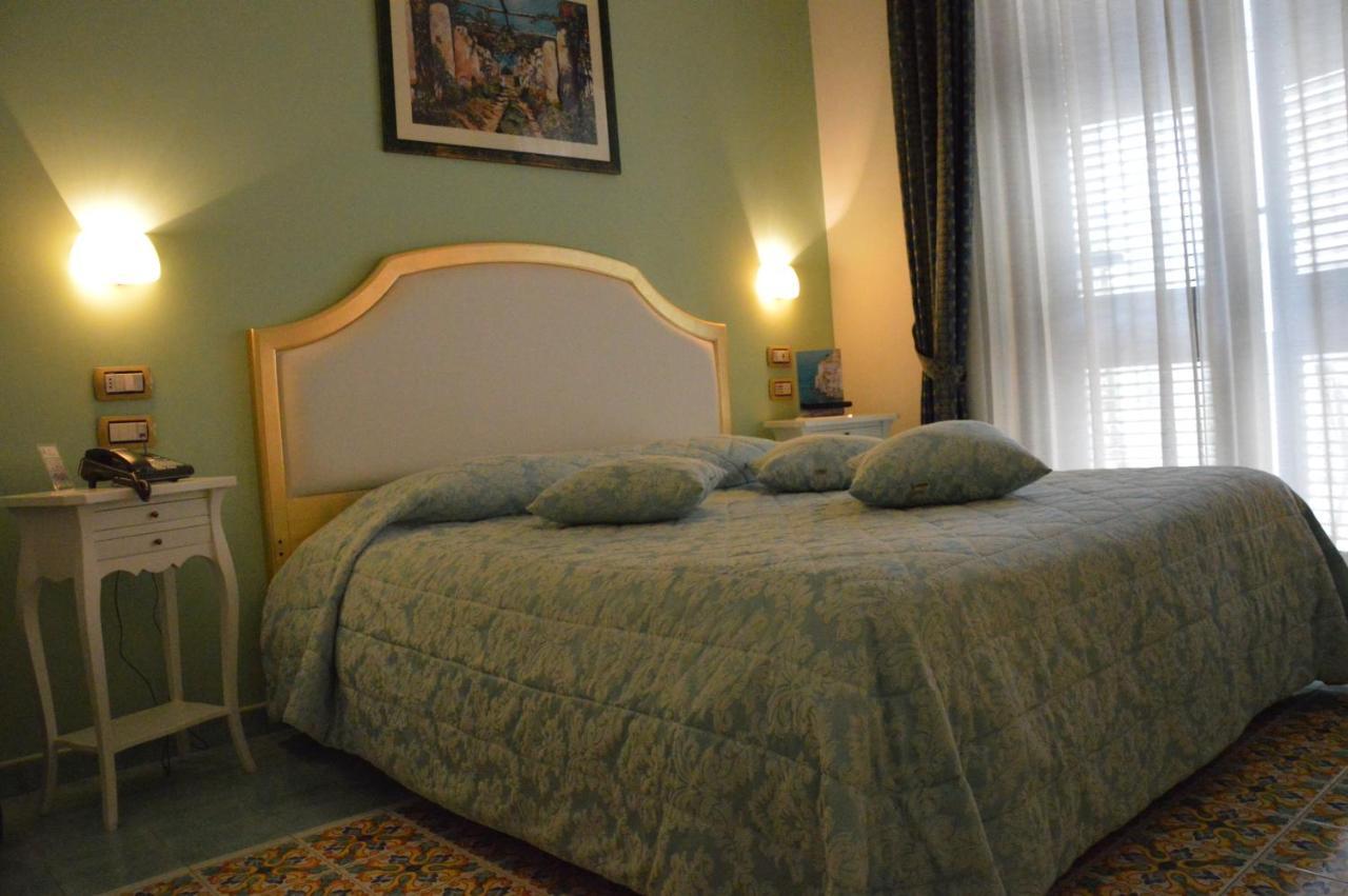 Hotel Santa Lucia Minori Room photo