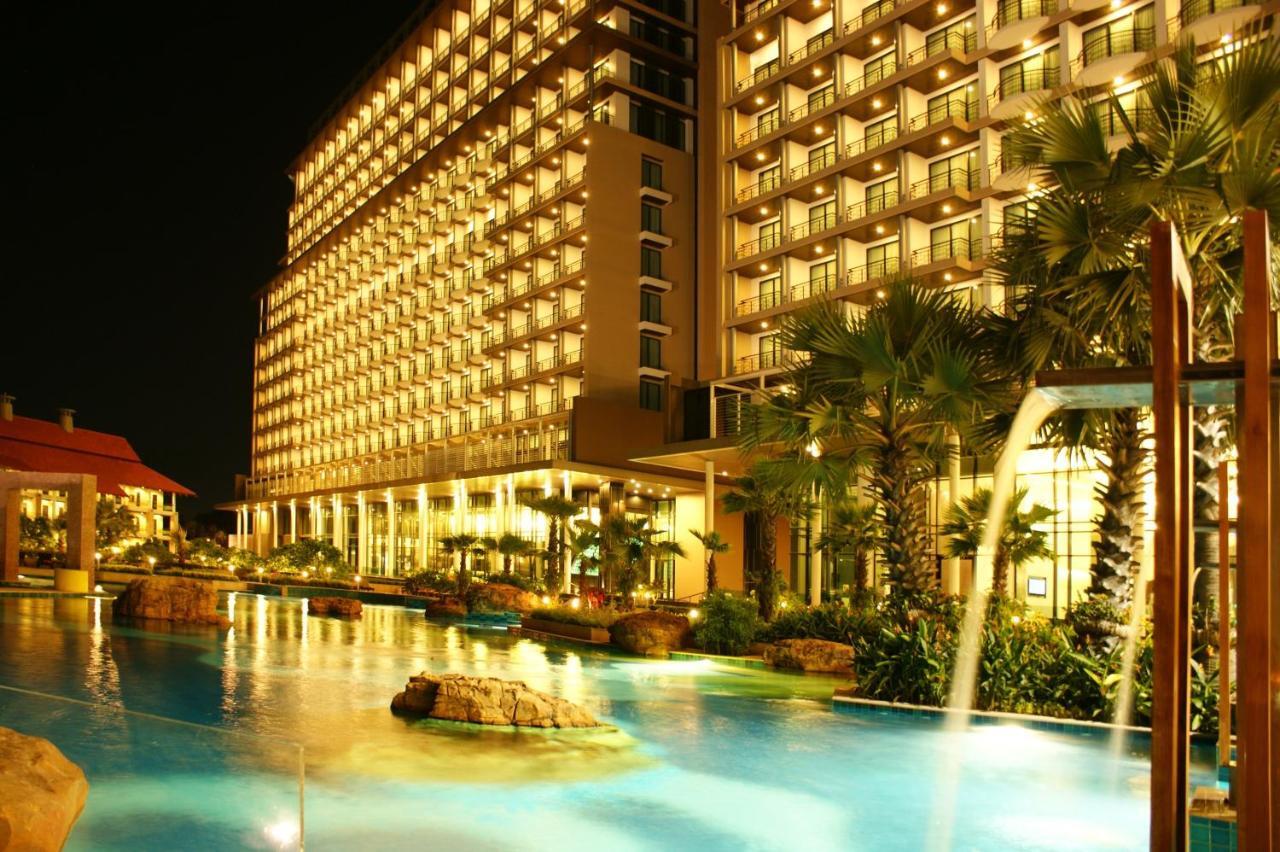 The Zign Hotel Pattaya Exterior photo