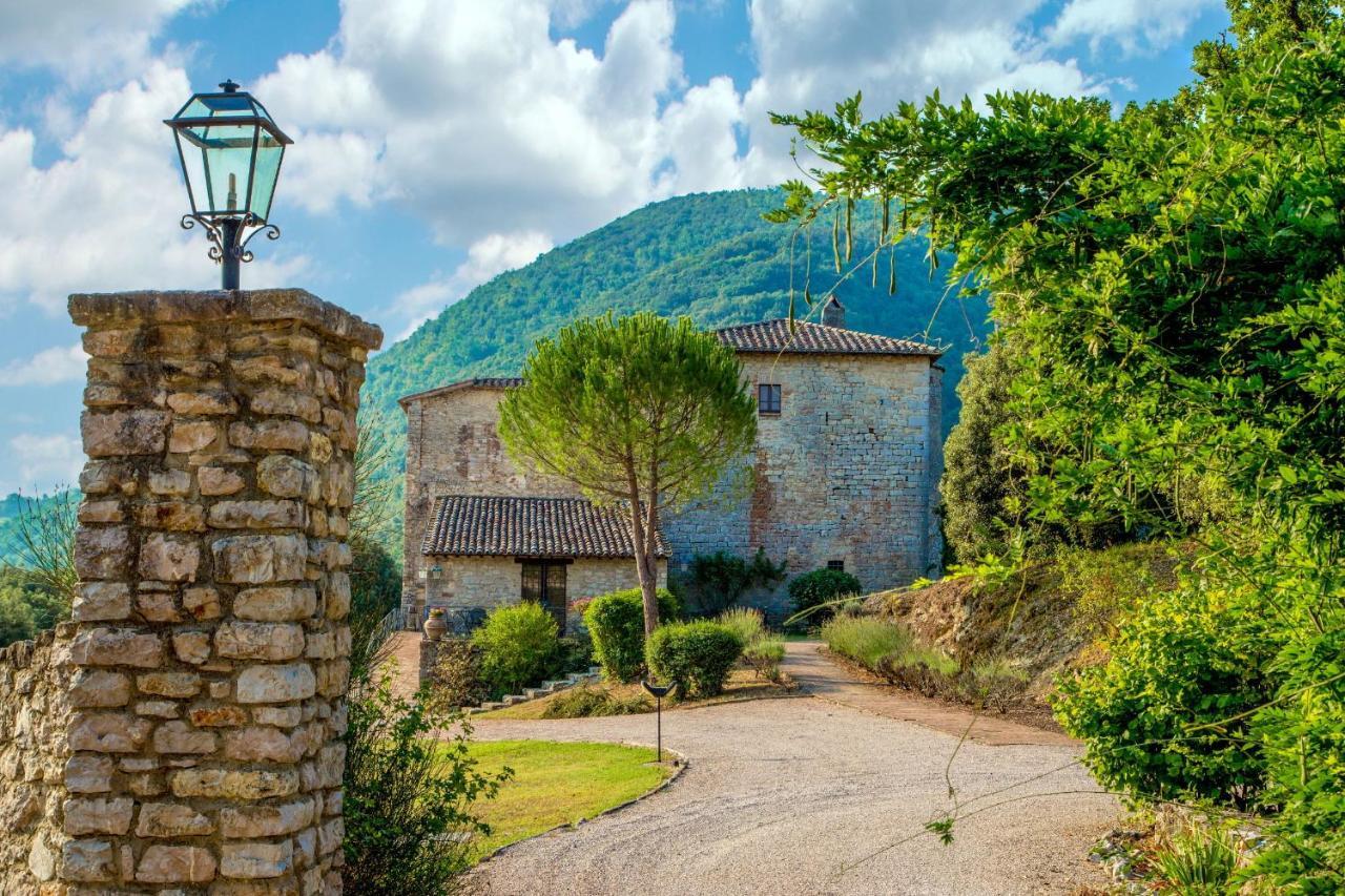 Castello Valenzino Aparthotel Pierantonio Exterior photo