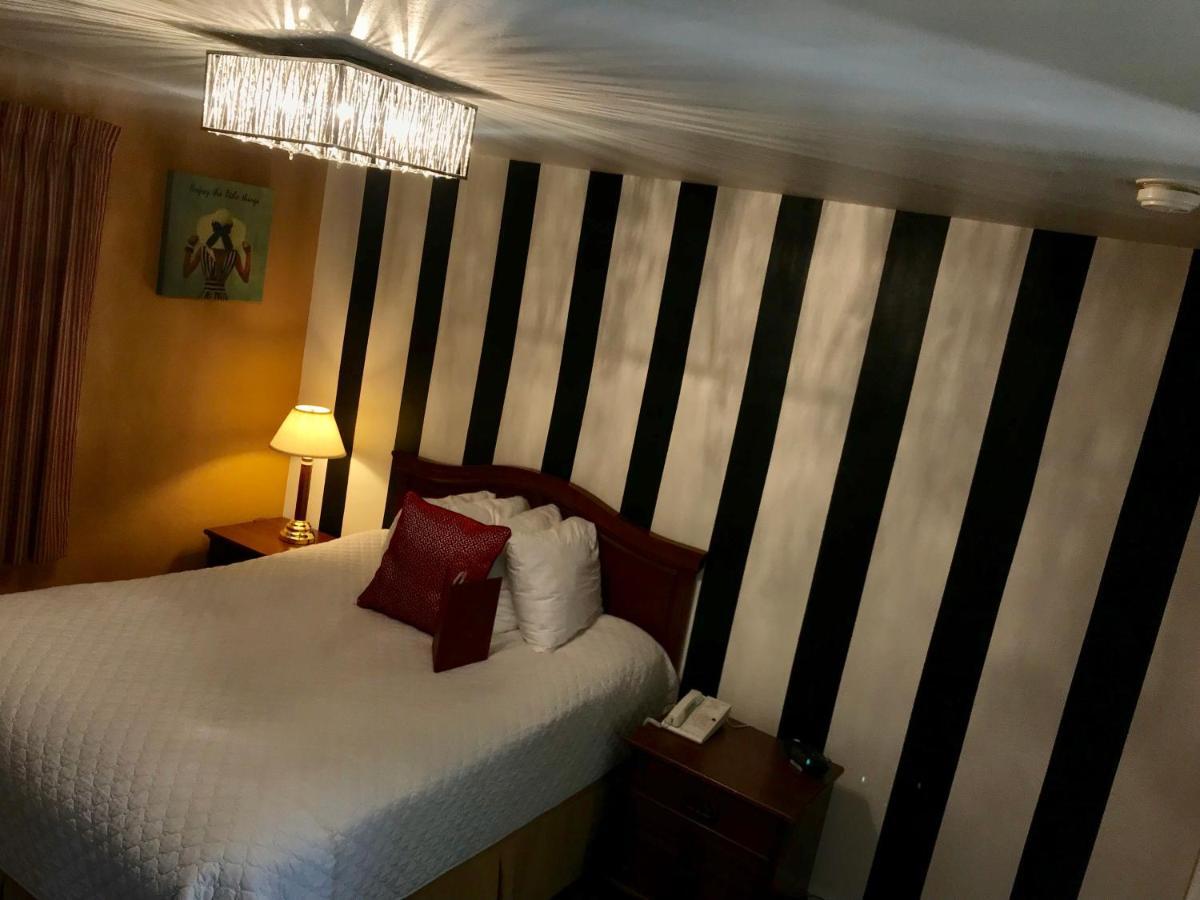 Chardonnay Lodge Napa Room photo