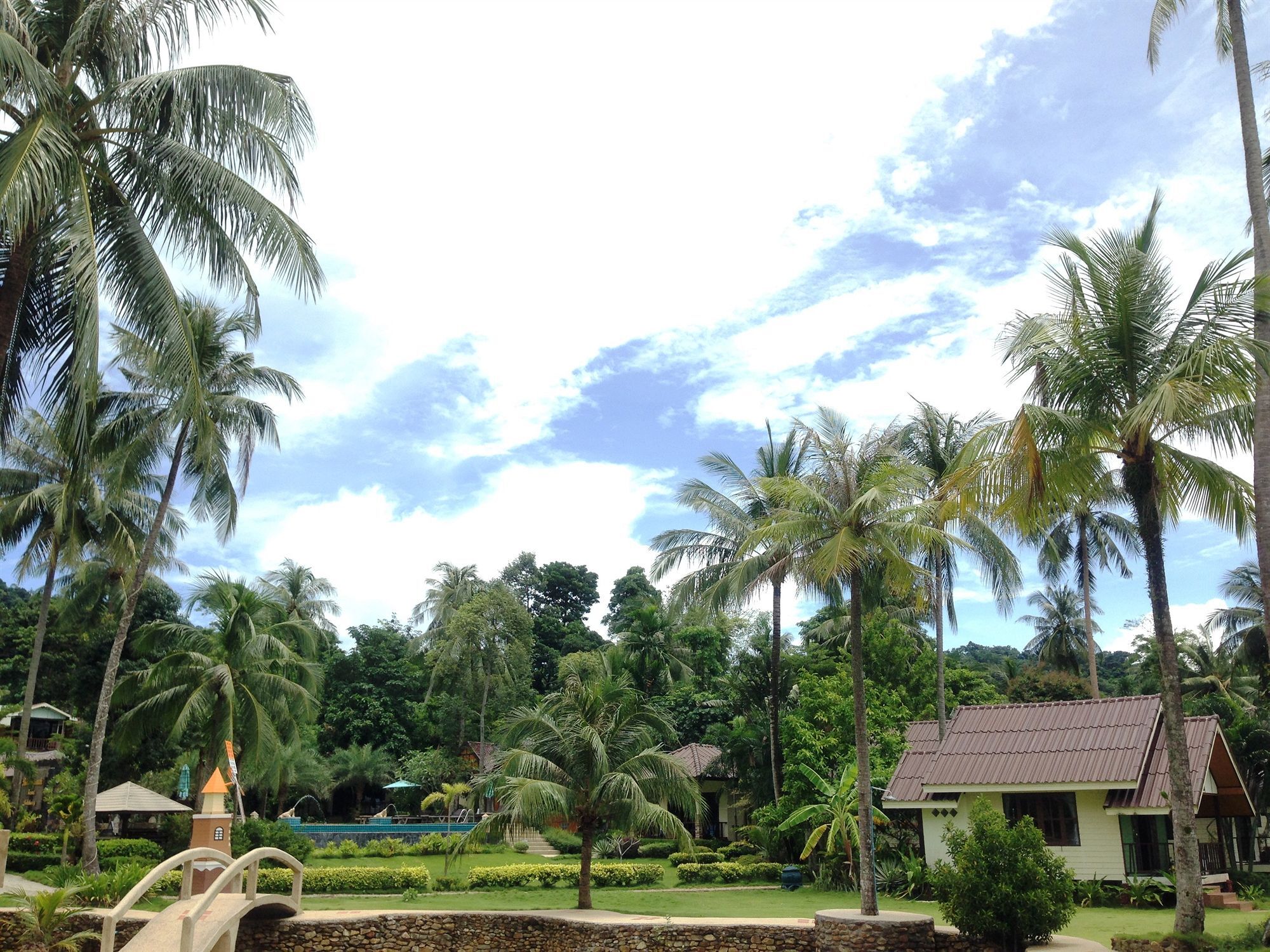 Koh Chang Bailan Beach Resort Exterior photo