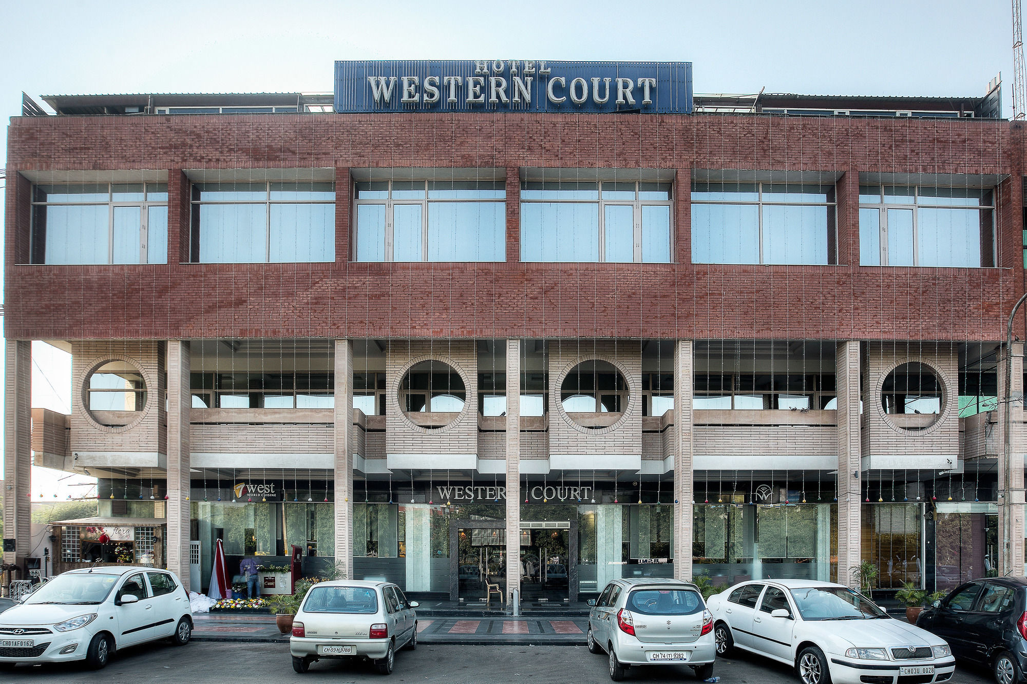 Western Court Panchkula Exterior photo