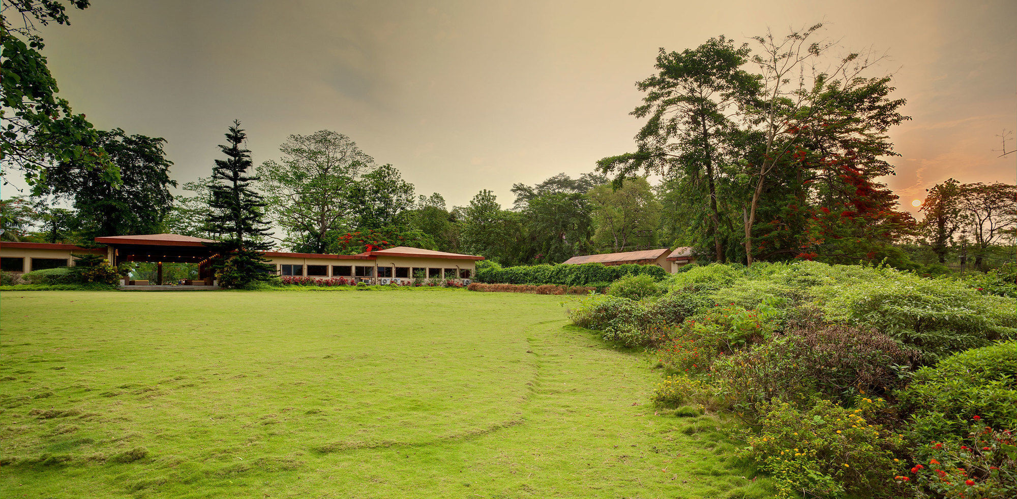 Sinclairs Retreat Dooars, Chalsa Hotel Exterior photo