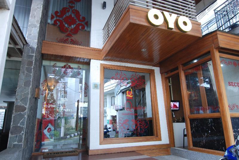 Oyo 229 Hi Quality Hotel Bandung Exterior photo