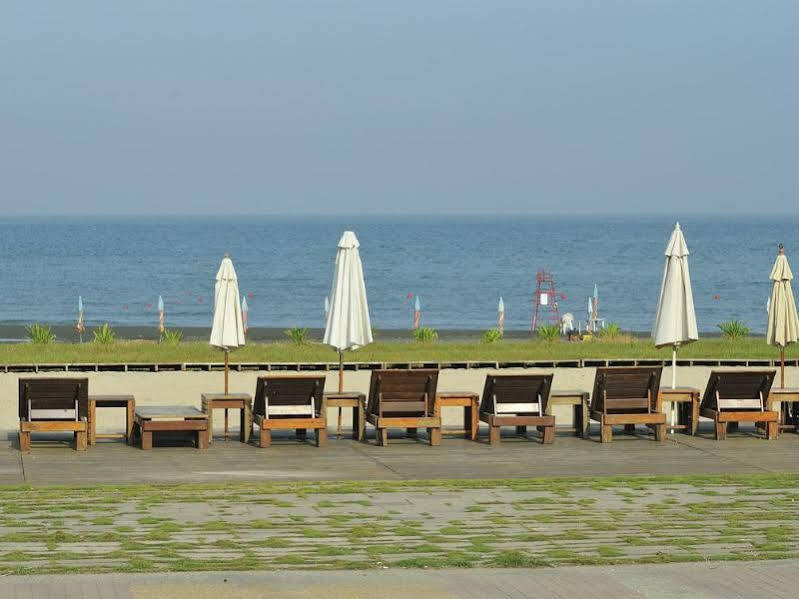 Sizihwan Sunset Beach Resort Kaohsiung Exterior photo