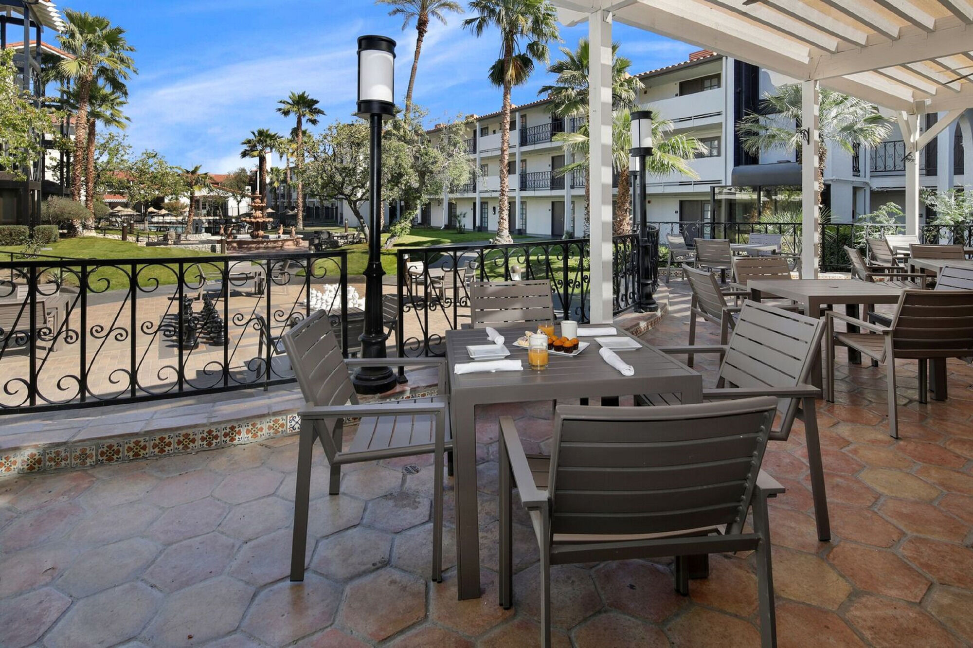 Embassy Suites By Hilton Palm Desert Exterior photo