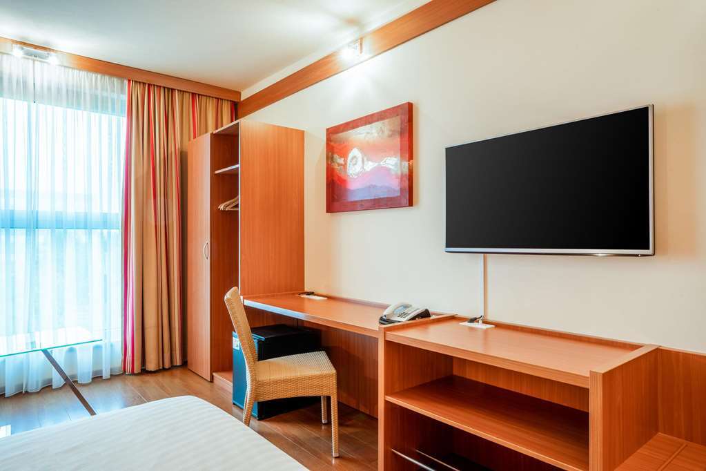 Plaza Premium Karlsruhe Hotel Room photo