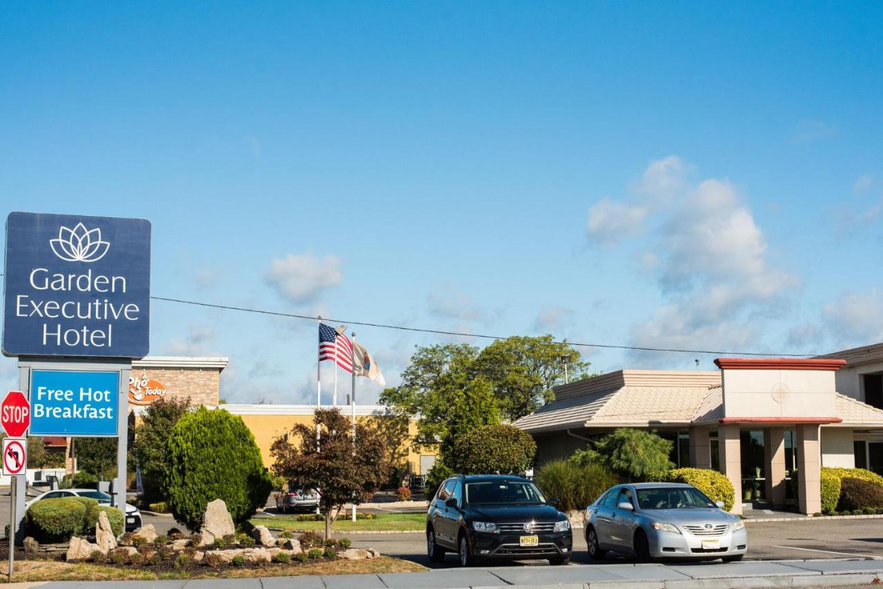 Garden Executive Hotel South Plainfield Exterior photo