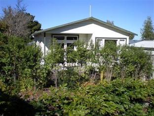 Cosy Town House Hotel Taupo Exterior photo