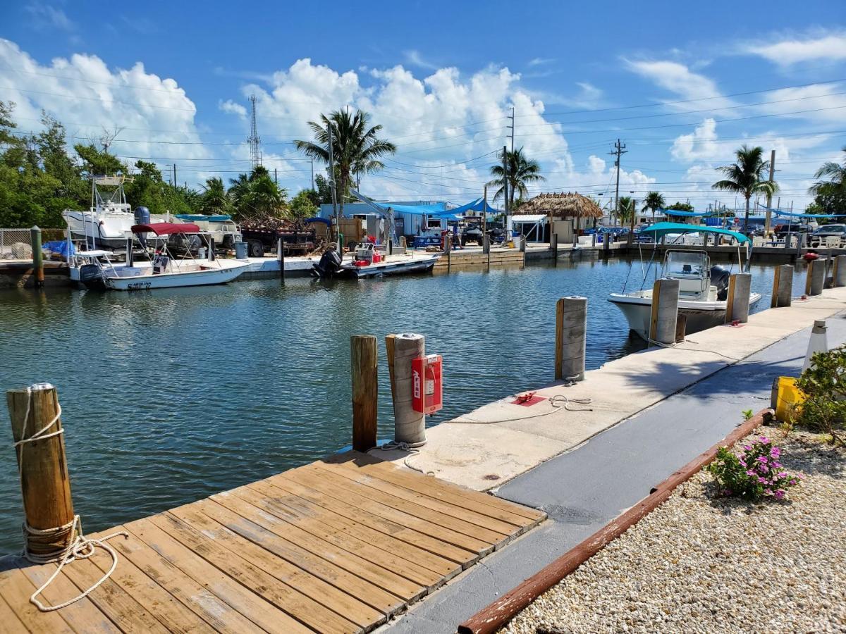 Captain Pip'S Marina & Hideaway Hotel Marathon Room photo