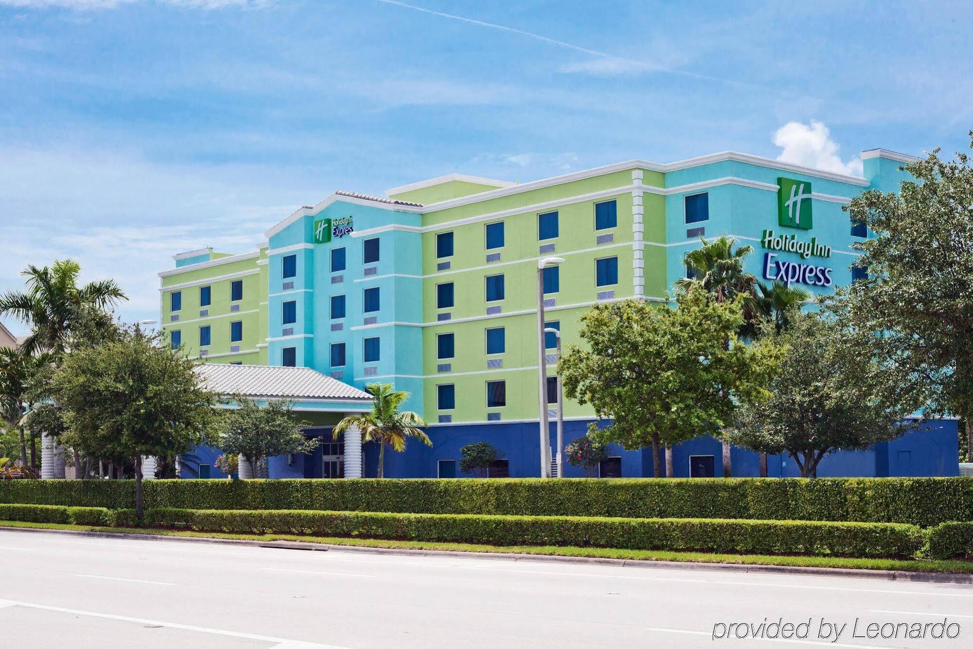 Holiday Inn Express Hotel & Suites Fort Lauderdale Airport/Cruise Port, An Ihg Hotel Exterior photo