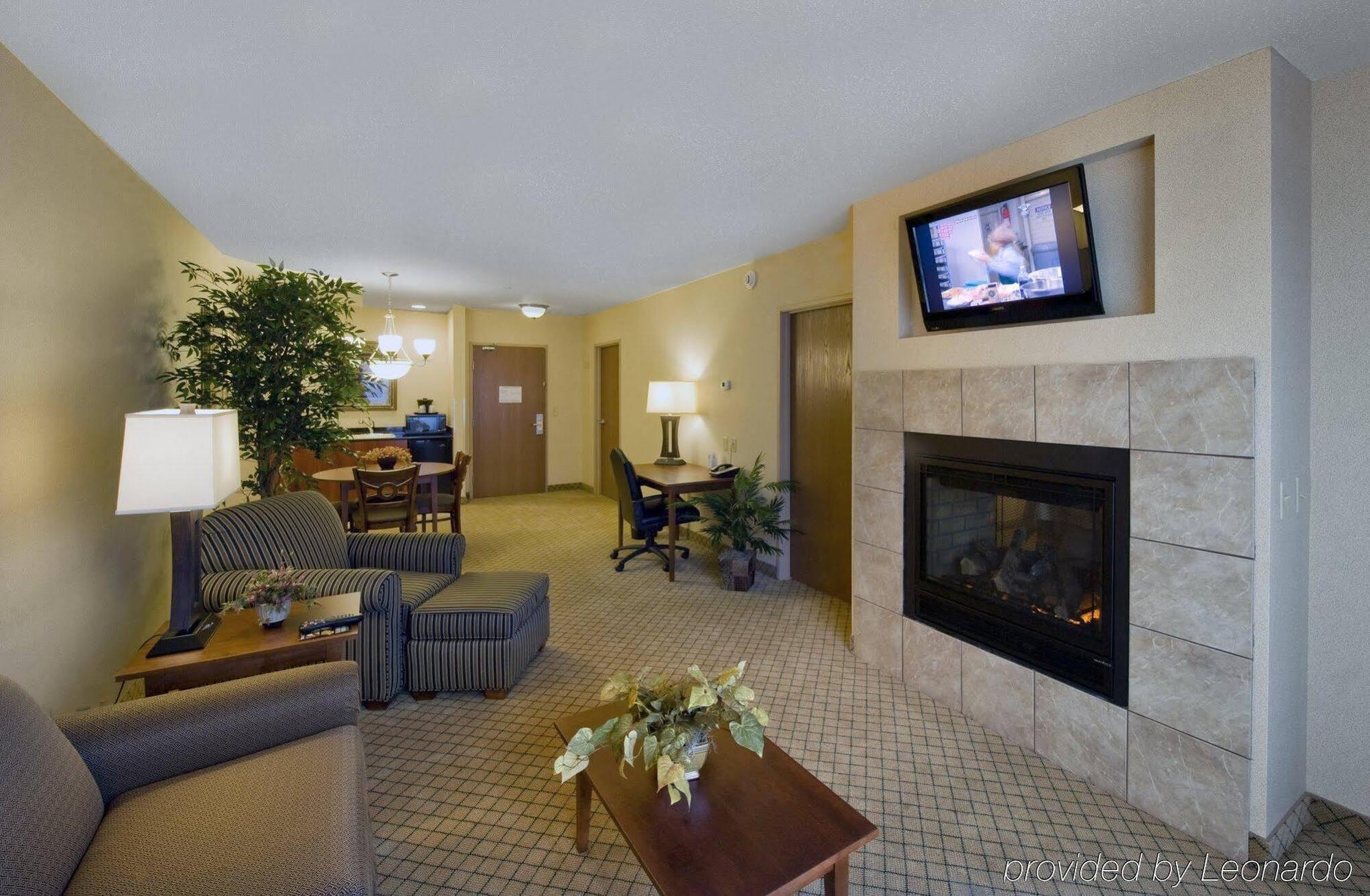 Holiday Inn Purdue - Fort Wayne, An Ihg Hotel Exterior photo