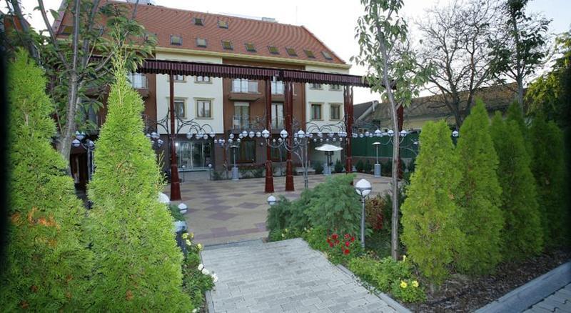 Hotel Obester Debrecen Exterior photo