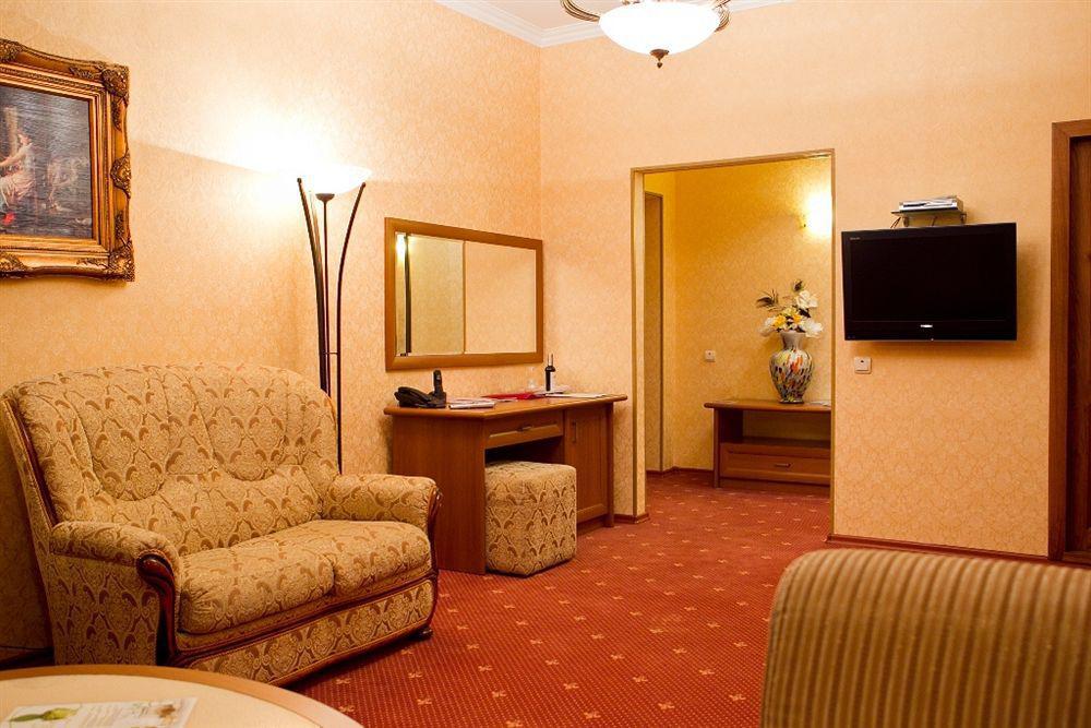Diplomat Club Hotel Chisinau Room photo