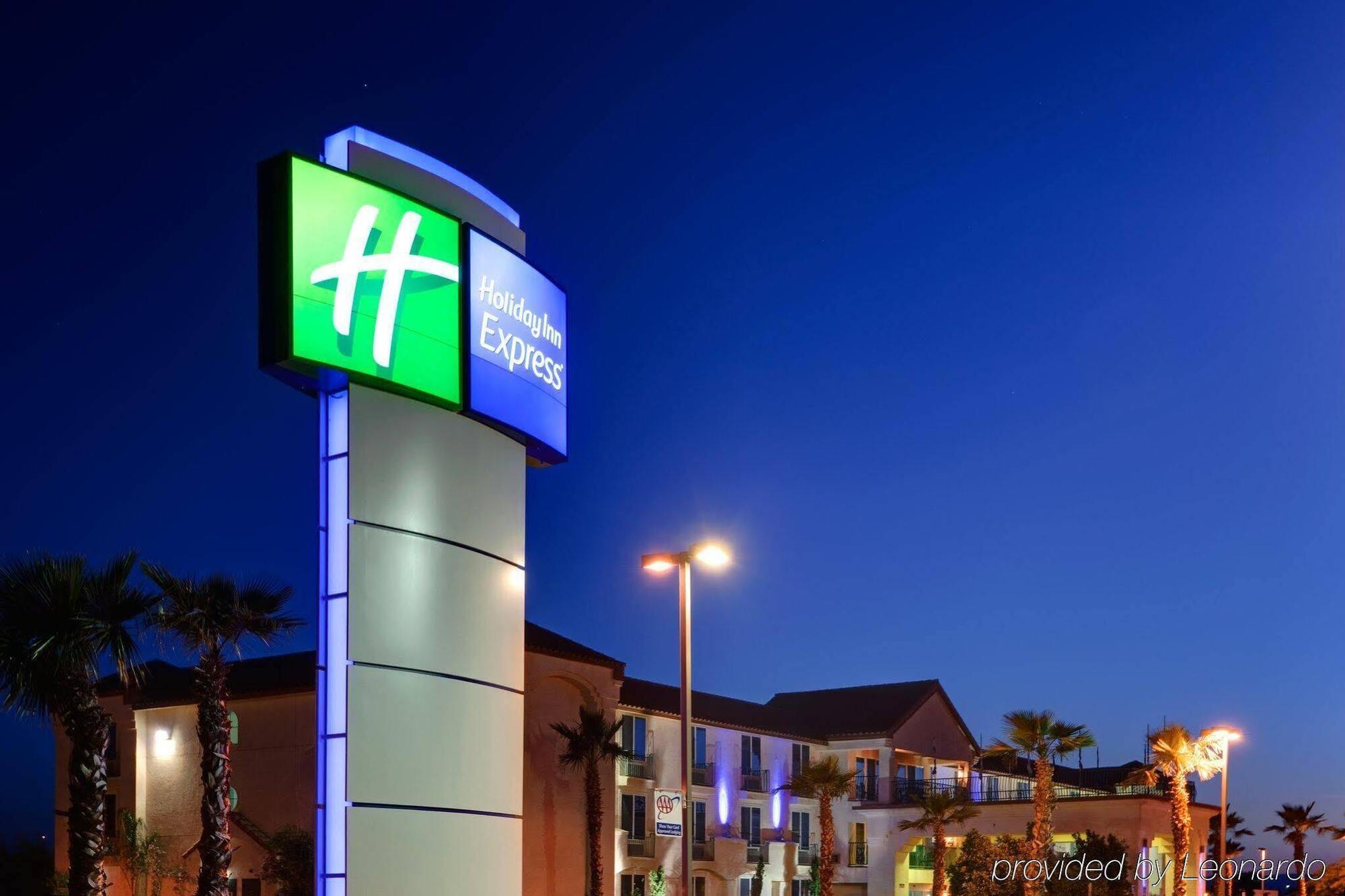 Holiday Inn Express Calexico, An Ihg Hotel Exterior photo