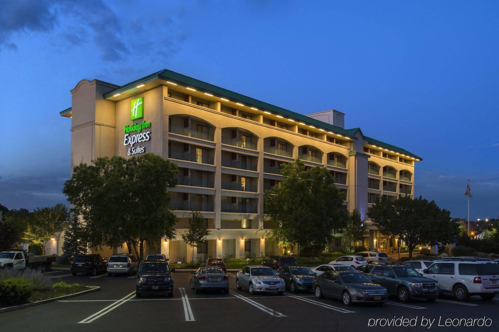 Holiday Inn Express Hotel & Suites King Of Prussia, An Ihg Hotel Exterior photo