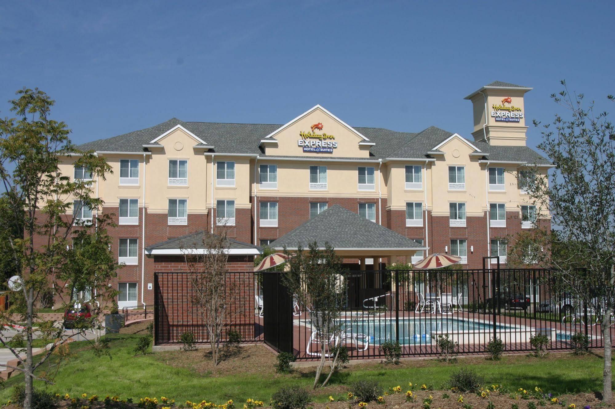 Holiday Inn Express Hotel & Suites Dallas - Grand Prairie I-20, An Ihg Hotel Exterior photo