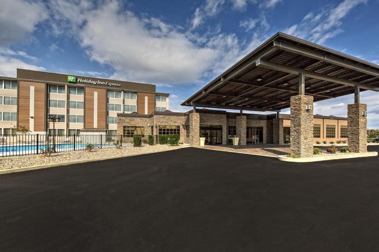 Holiday Inn Express Louisville Airport Expo Center, An Ihg Hotel Exterior photo