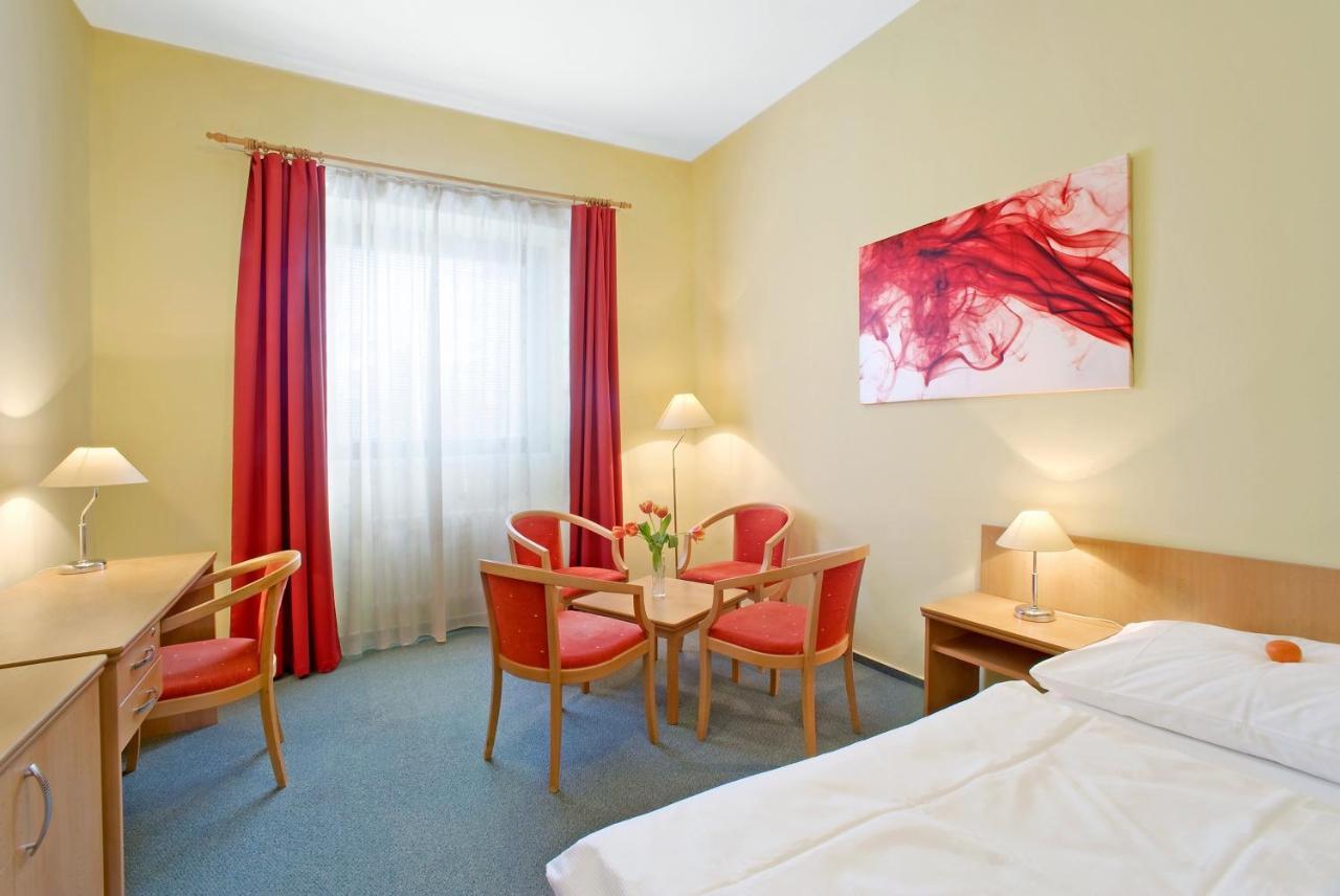 City Apart Hotel Brno Room photo