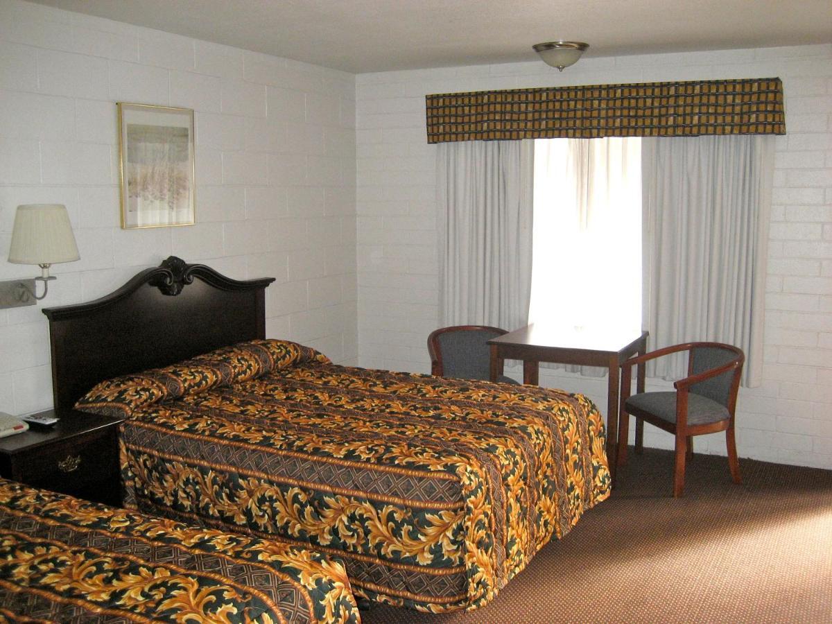 Miners Motel Jamestown Room photo