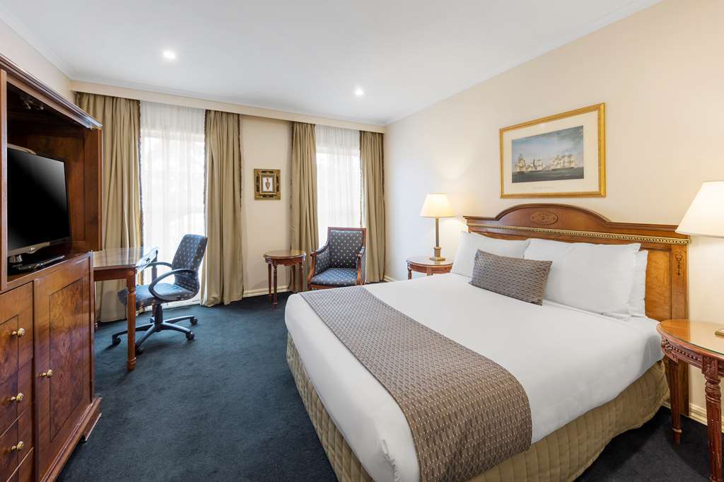 Quality Hotel Canterbury International Forest Hill Room photo