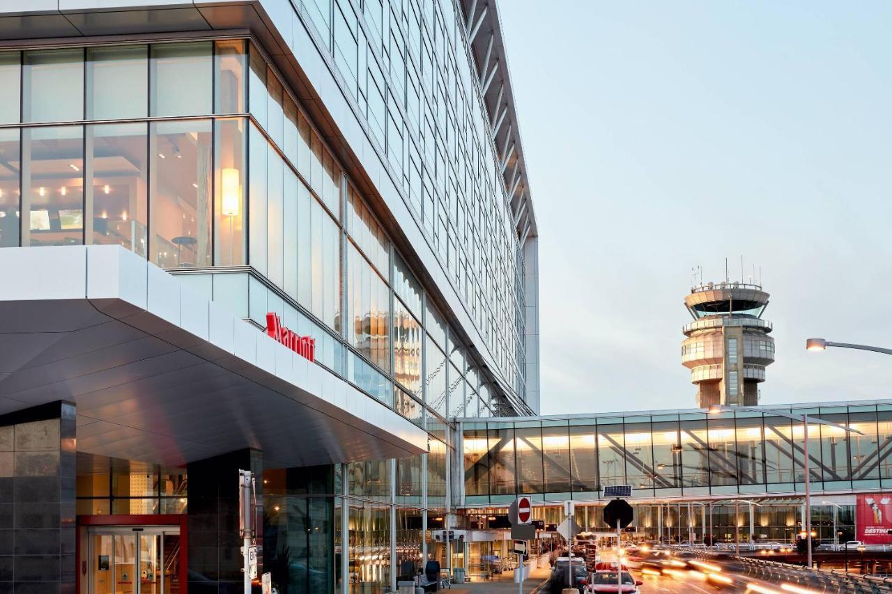 Marriott Montreal Airport In-Terminal Hotel Dorval Exterior photo