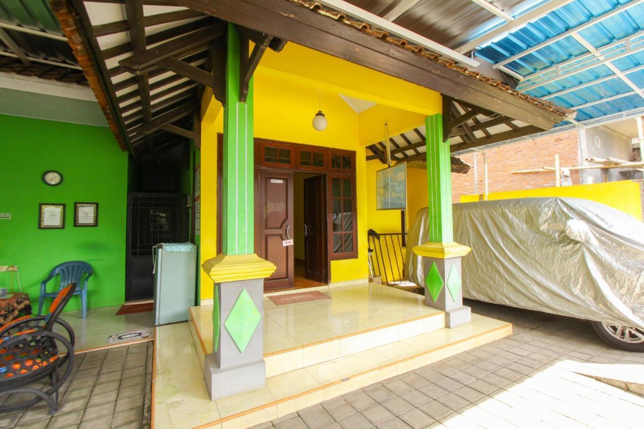 Spot On 1931 Kampung Osing Inn Banyuwangi  Exterior photo