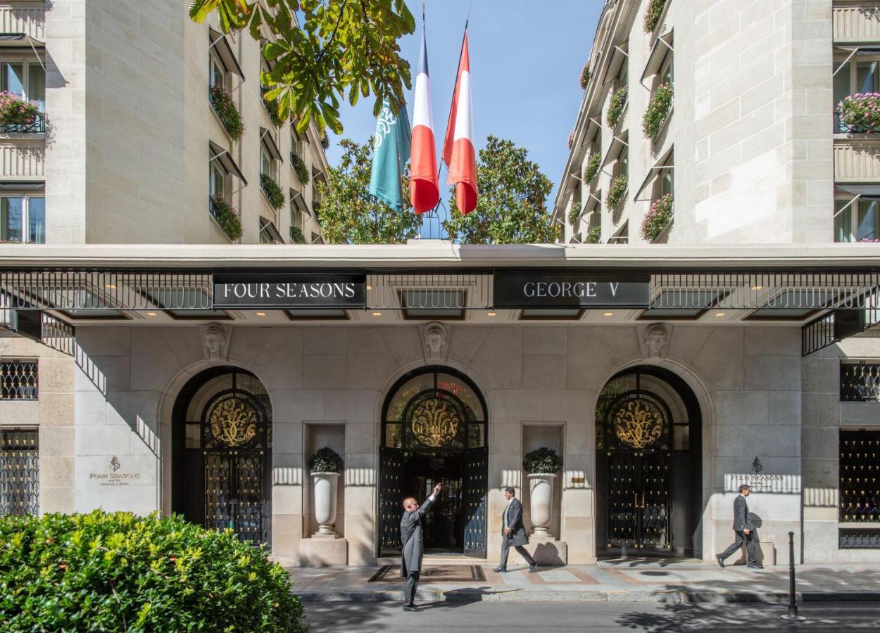 Four Seasons Hotel George V Paris Exterior photo