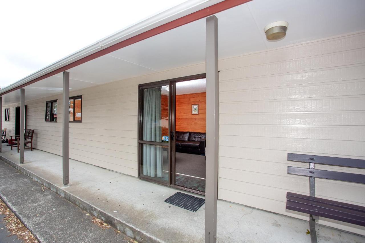 Wellington Top 10 Holiday Park Lower Hutt Exterior photo