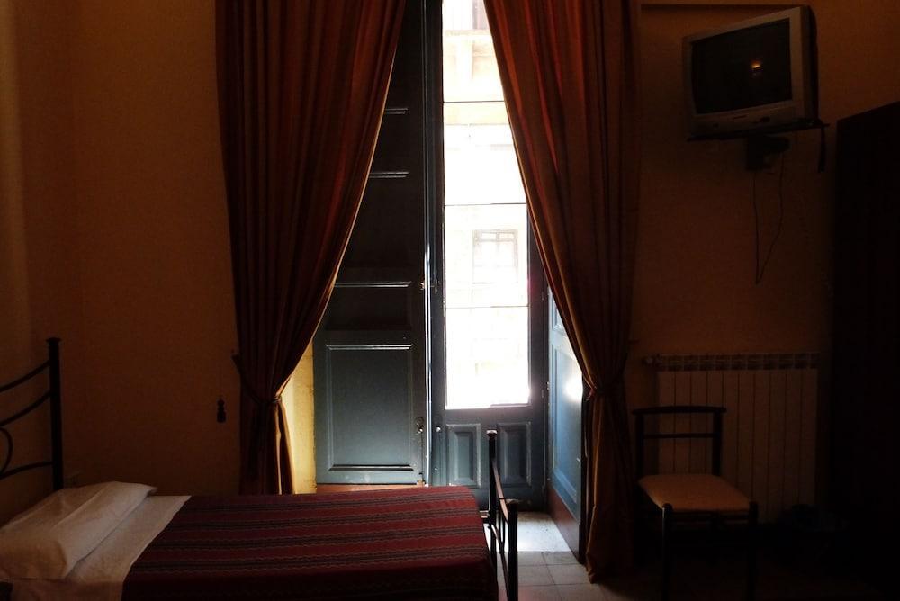Hotel Etnea 316 Catania Exterior photo