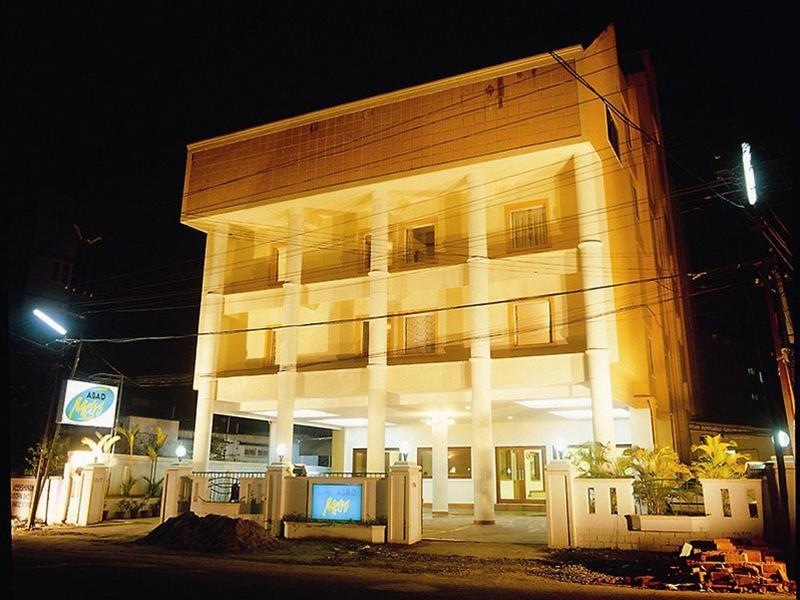 Abad Metro Hotel Kochi Exterior photo