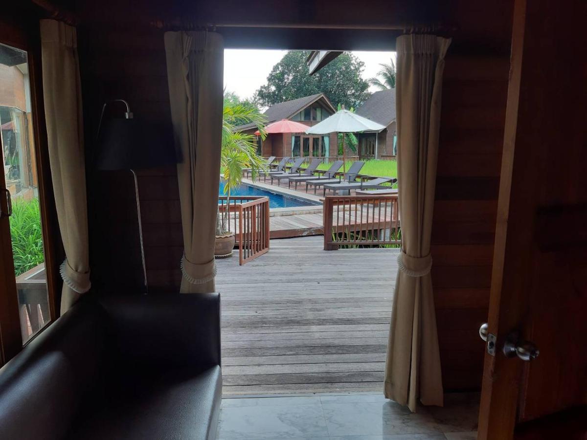 100 Islands Resort & Spa Surat Thani Exterior photo
