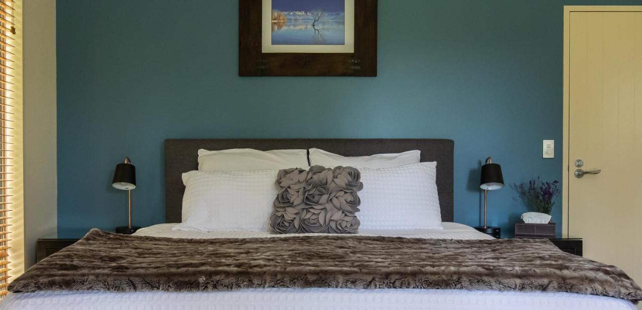 Maple Lodge Luxury Bed & Breakfast Wanaka Exterior photo