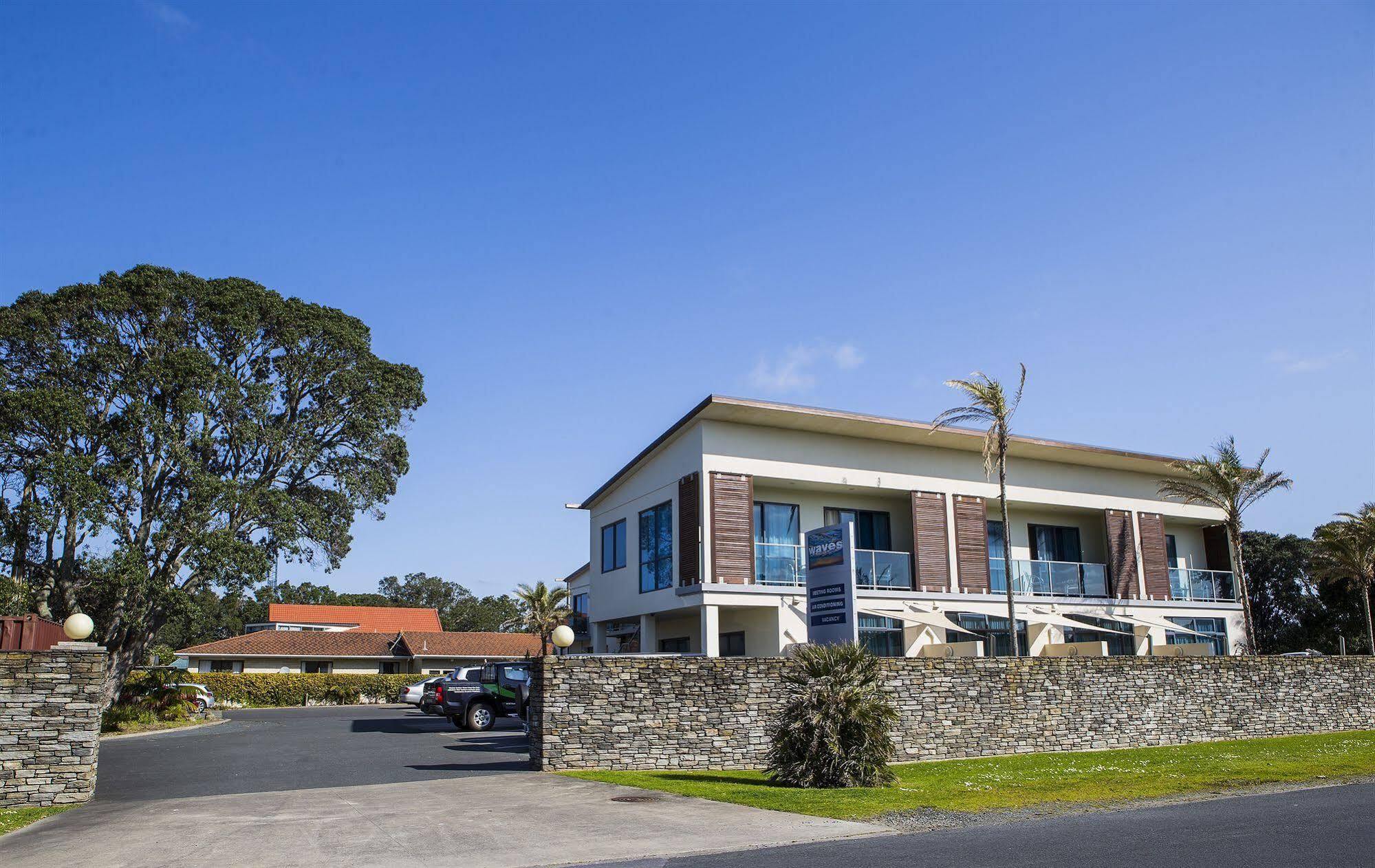 Waves Motel Orewa Exterior photo